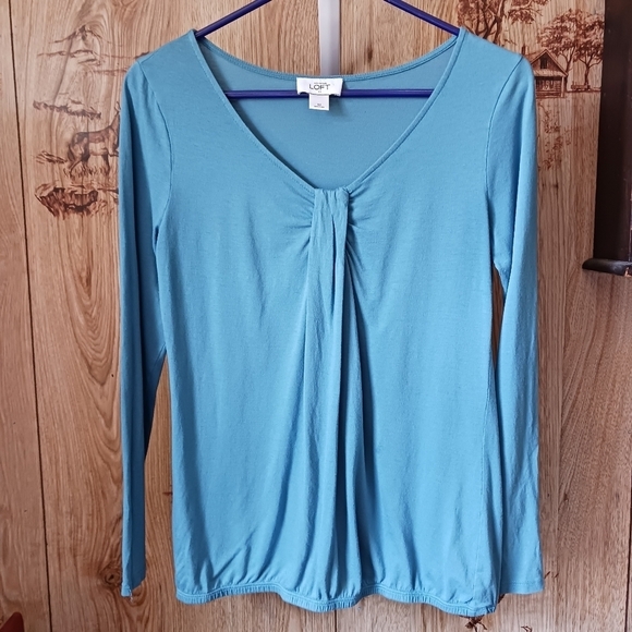LOFT Pleated Front Soft Knit Blouse Size Medium - Picture 1 of 5